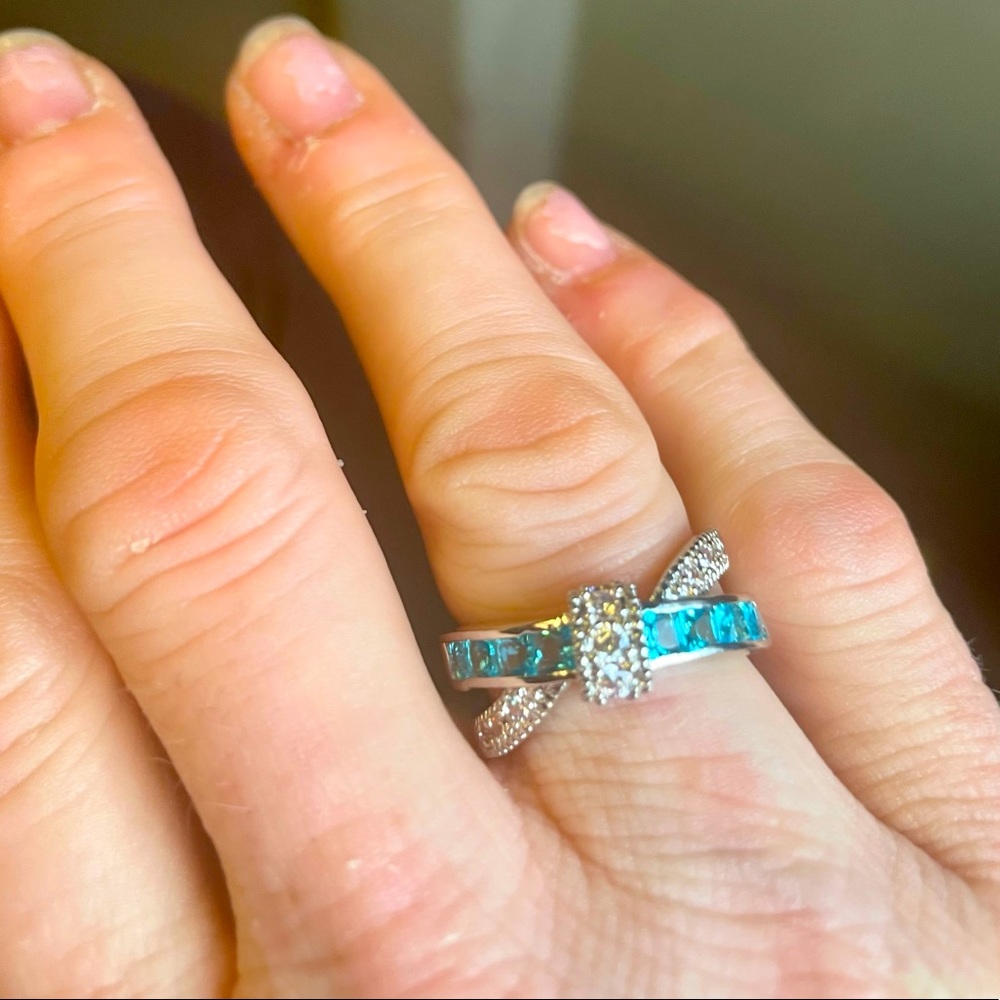 925 Stamped Silver and Blue/White Topaz Ring - Picture 3 of 4